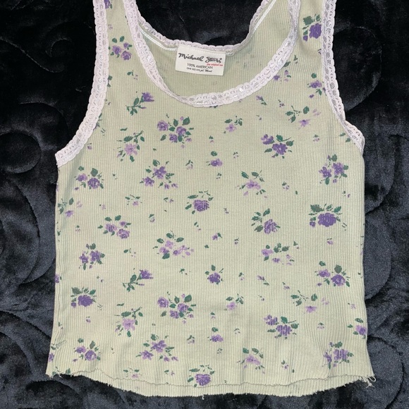 green floral cropped top with delicate lace border 🌿🌿 - Picture 1 of 5